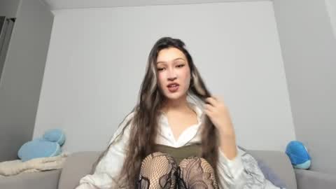 Snapshot of wiseenoughlamb chatting on May 27, 2026, 6:27 pm Asylai but you can call me Aila online show from May 27, 2026, 6:27 pm