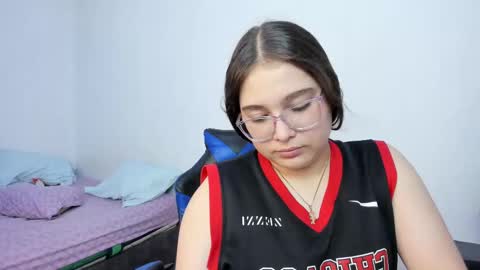 Snapshot of wish_coup_18151170 chatting on September 30, 2025, 11:32 pm Alice and Mike online show from September 30, 2025, 11:32 pm