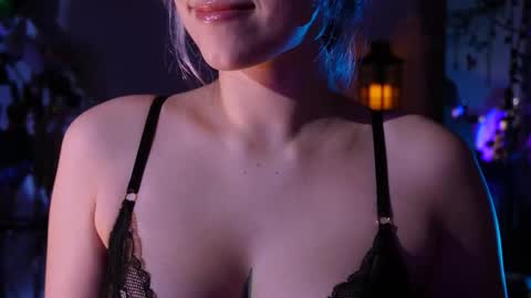 Goddess of two strapons  - Mr. long Don Mr. Pinky online show from December 17, 2025, 8:04 pm