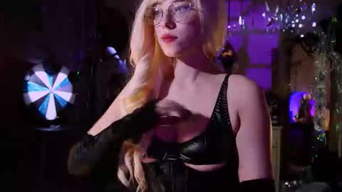 Goddess of two strapons  - Mr. long Don Mr. Pinky online show from April 23, 2026, 8:11 pm