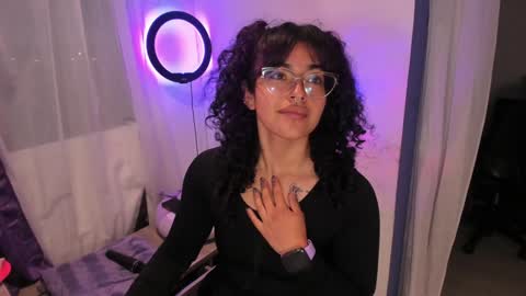 Snapshot of witchofhearts chatting on January 6, 2025, 11:09 pm Luna Violeta A r t i s t online show from January 6, 2025, 11:09 pm