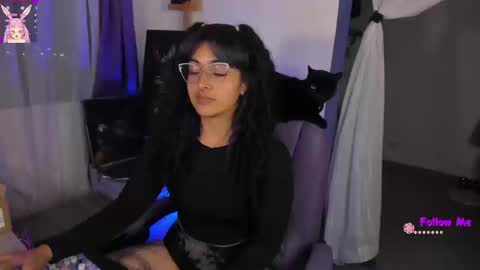 Snapshot of witchofhearts chatting on September 13, 2025, 11:37 pm Luna Violeta A r t i s t online show from September 13, 2025, 11:37 pm