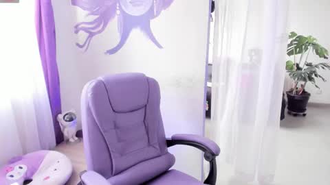 Snapshot of witchofhearts chatting on October 20, 2025, 8:31 pm Luna Violeta A r t i s t online show from October 20, 2025, 8:31 pm