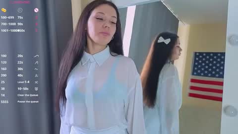 Snapshot of withloveeva chatting on May 1, 2026, 7:02 am Eva online show from May 1, 2026, 7:02 am