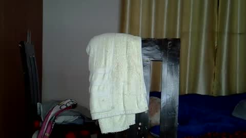 girlie o online show from February 9, 2025, 9:28 pm