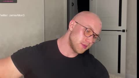 Wlademar online show from October 8, 2025, 9:12 pm