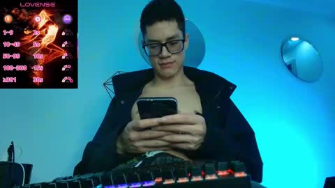 Snapshot of wolfan_sky chatting on February 6, 2026, 12:19 pm W O L F online show from February 6, 2026, 12:19 pm