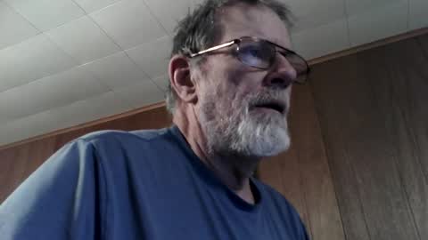 Snapshot of wolfreapsurass chatting on February 8, 2025, 6:22 pm wolfreapsurass online show from February 8, 2025, 6:22 pm