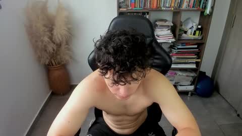 Snapshot of wolker_allan chatting on February 9, 2026, 4:22 pm wolker_allan online show from February 9, 2026, 4:22 pm