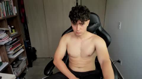 Snapshot of wolker_allan chatting on February 19, 2026, 2:13 pm wolker_allan online show from February 19, 2026, 2:13 pm