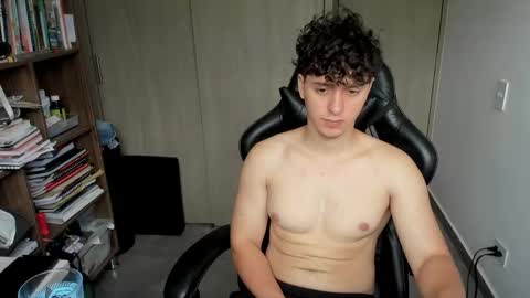 Snapshot of wolker_allan chatting on March 5, 2026, 4:03 pm wolker_allan online show from March 5, 2026, 4:03 pm