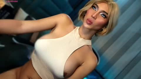 Julia online show from February 10, 2026, 2:59 am