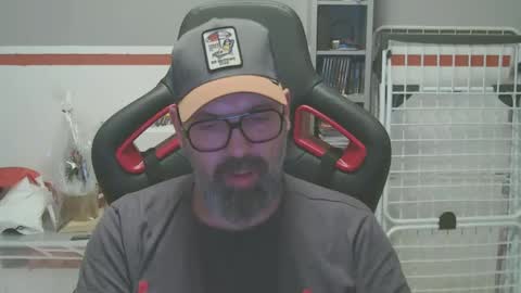 Snapshot of womenizzeer chatting on December 3, 2024, 3:44 pm Adam online show from December 3, 2024, 3:44 pm