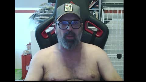 Snapshot of womenizzeer chatting on October 1, 2025, 3:29 pm Adam online show from October 1, 2025, 3:29 pm