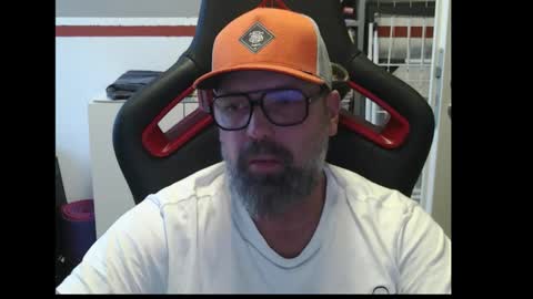 Snapshot of womenizzeer chatting on November 5, 2025, 7:30 am Adam online show from November 5, 2025, 7:30 am