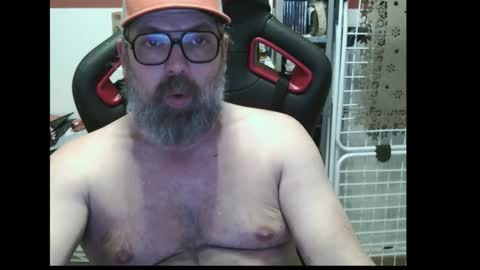 Snapshot of womenizzeer chatting on December 14, 2025, 12:38 am Adam online show from December 14, 2025, 12:38 am