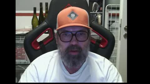 Snapshot of womenizzeer chatting on February 25, 2026, 10:30 pm Adam online show from February 25, 2026, 10:30 pm