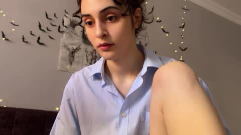 Snapshot of wonderland_stia chatting on October 27, 2025, 6:06 am Stia online show from October 27, 2025, 6:06 am