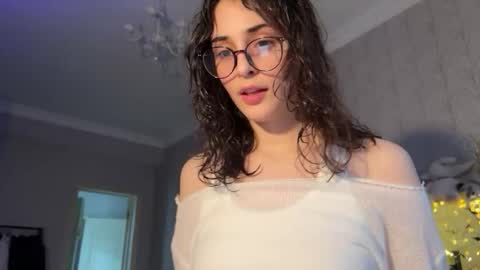 Stia online show from November 27, 2025, 12:51 pm