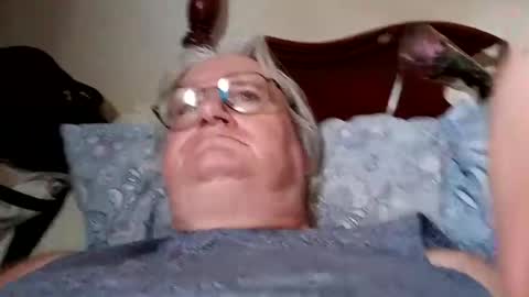 Snapshot of woodpecker115 chatting on January 28, 2025, 7:21 pm woodpecker115 online show from January 28, 2025, 7:21 pm