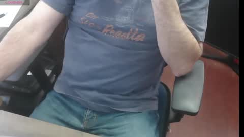 Snapshot of woodworker6473 chatting on January 3, 2025, 2:08 pm woodworker6473 online show from January 3, 2025, 2:08 pm