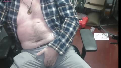 Snapshot of woodworker6473 chatting on January 17, 2025, 12:20 am woodworker6473 online show from January 17, 2025, 12:20 am