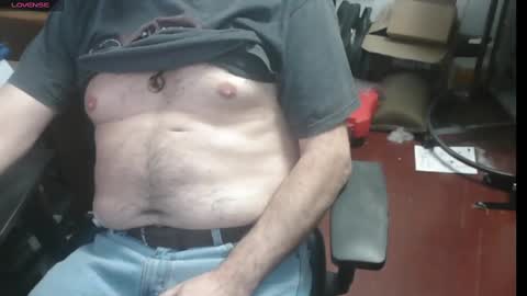 Snapshot of woodworker6473 chatting on January 18, 2025, 12:24 am woodworker6473 online show from January 18, 2025, 12:24 am