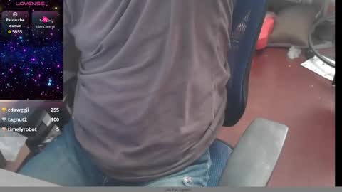 Snapshot of woodworker6473 chatting on January 24, 2025, 1:57 pm woodworker6473 online show from January 24, 2025, 1:57 pm