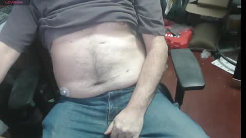 Snapshot of woodworker6473 chatting on January 25, 2025, 12:27 am woodworker6473 online show from January 25, 2025, 12:27 am