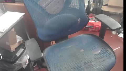 Snapshot of woodworker6473 chatting on January 29, 2025, 5:13 pm woodworker6473 online show from January 29, 2025, 5:13 pm