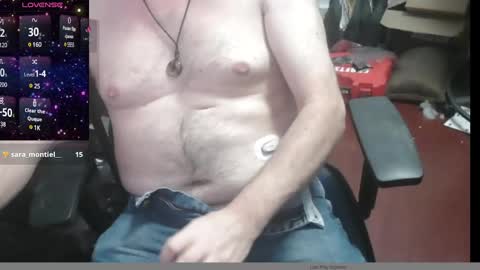 Snapshot of woodworker6473 chatting on January 30, 2025, 12:50 am woodworker6473 online show from January 30, 2025, 12:50 am