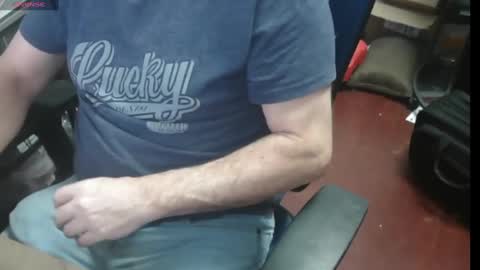 Snapshot of woodworker6473 chatting on February 24, 2025, 11:19 pm woodworker6473 online show from February 24, 2025, 11:19 pm