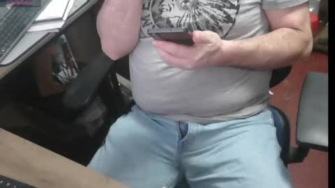 Snapshot of woodworker6473 chatting on March 5, 2025, 11:49 pm woodworker6473 online show from March 5, 2025, 11:49 pm