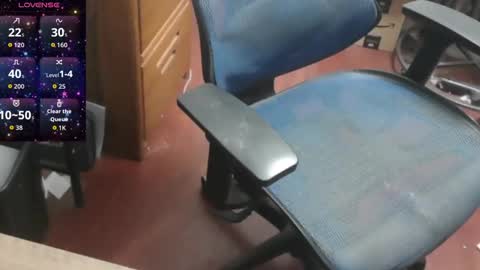 Snapshot of woodworker6473 chatting on September 24, 2025, 12:58 am woodworker6473 online show from September 24, 2025, 12:58 am