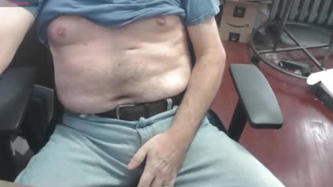 Snapshot of woodworker6473 chatting on September 30, 2025, 1:16 pm woodworker6473 online show from September 30, 2025, 1:16 pm