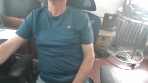 woodworker6473 online show from April 9, 2026, 1:49 pm