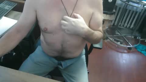 woodworker6473 online show from May 12, 2026, 10:51 pm
