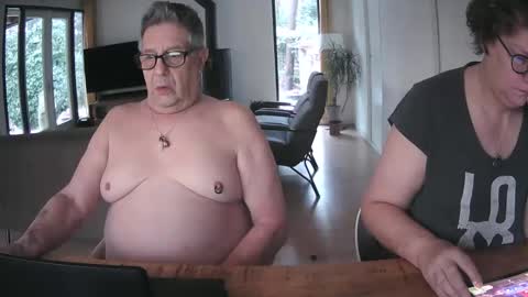 woodwurm and Snoeske online show from February 16, 2026, 7:15 am