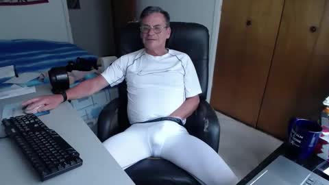 Snapshot of worldlarge chatting on April 18, 2026, 1:26 pm Large one online show from April 18, 2026, 1:26 pm