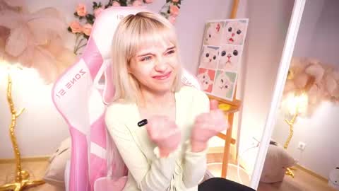 wow_angel online show from May 8, 2026, 5:35 am