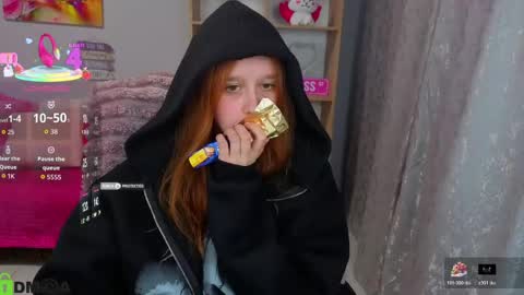 wow_emma_ online show from June 2, 2026, 1:24 pm