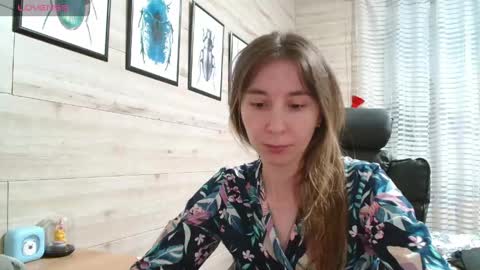 Anna  online show from April 28, 2026, 3:17 pm