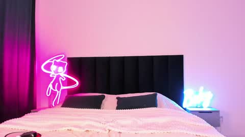 Snapshot of wowlovie666 chatting on December 19, 2024, 5:18 am Emi online show from December 19, 2024, 5:18 am