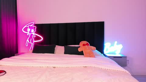 Snapshot of wowlovie666 chatting on December 27, 2024, 2:58 am Emi online show from December 27, 2024, 2:58 am