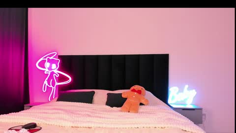 Snapshot of wowlovie666 chatting on January 6, 2025, 7:09 am Emi online show from January 6, 2025, 7:09 am