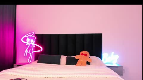 Snapshot of wowlovie666 chatting on January 13, 2025, 4:07 am Emi online show from January 13, 2025, 4:07 am