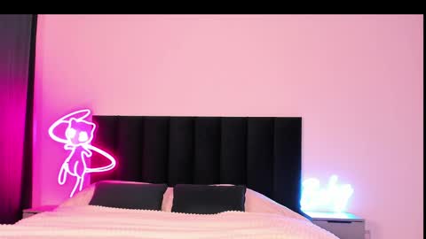 Snapshot of wowlovie666 chatting on February 11, 2025, 7:02 am Emi online show from February 11, 2025, 7:02 am