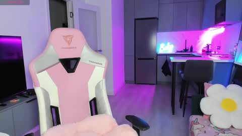 Snapshot of wowlovie666 chatting on October 7, 2025, 4:04 pm Emi online show from October 7, 2025, 4:04 pm