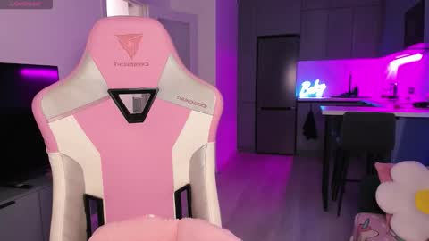 Snapshot of wowlovie666 chatting on October 22, 2025, 4:07 pm Emi online show from October 22, 2025, 4:07 pm