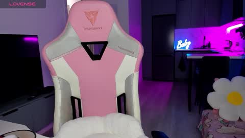 Emi online show from February 2, 2026, 6:06 pm